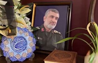 وقتی [پدر]می‌خواستند صحبت کنند، می‌گفتند تلفن‌های ثابت، کنترل، ریموت و.. را جمع کنید و به یکی از اتاق‌ها ببرید