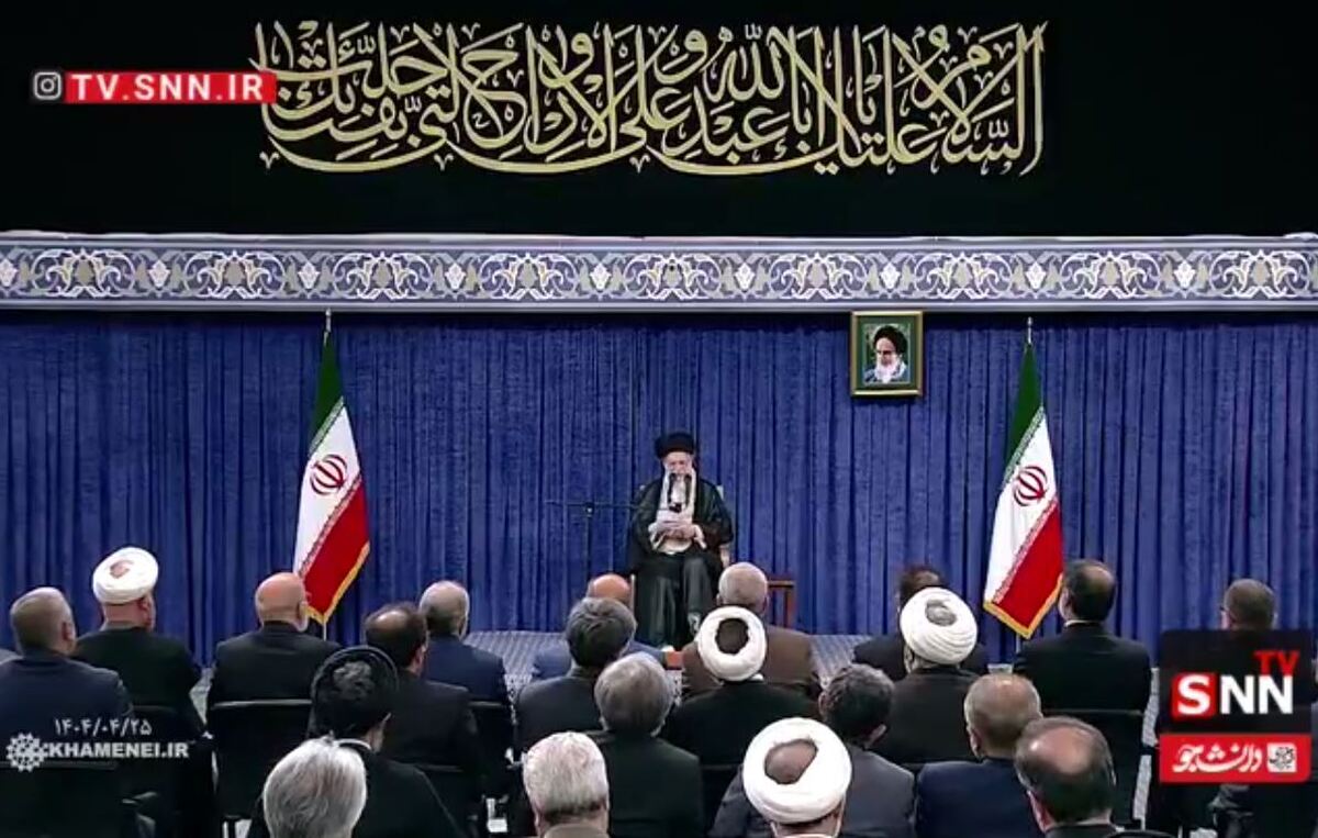 رهبر انقلاب: ملت ایران در هیچ میدانی به صورت طرف ضعیف ظاهر نخواهد شد + فیلم