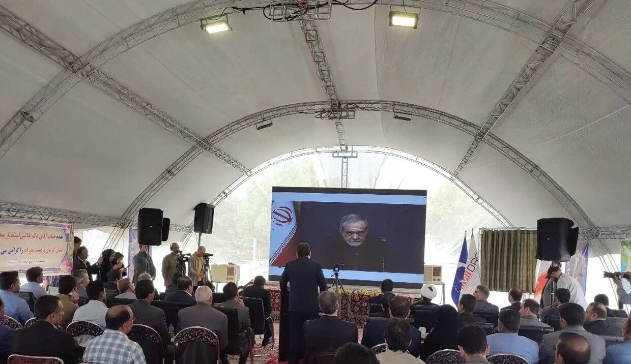 رییس جمهور کارخانه تیتانیوم کهنوج را افتتاح کرد / توسعه صنعتی در کنار بزرگترین معدن تیتانیوم خاورمیانه