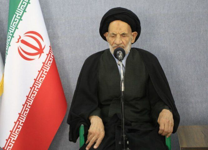 استمرار انقلاب اسلامی نیازمند هوشیاری ملی و نظارت مؤثر است