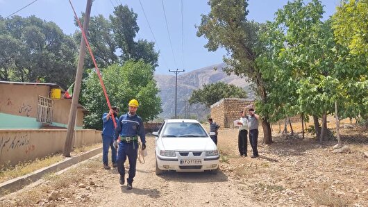 بررسی میدانی برق ناحیه دنا در روستای جلاله/ شناسایی ۳۵ مورد مصرف غیرمجاز و تدوین نقشه راه اصلاح شبکه