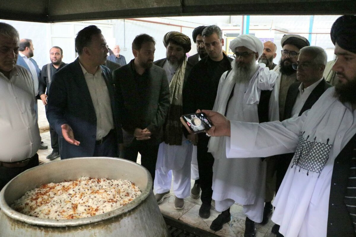 بازدید والی هرات از اردوگاه ساماندهی اتباع افغانستانی در سفید سنگ فریمان