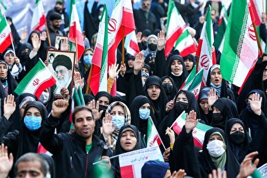 یاران علاج در وطن است!/نگاهی بر تقابل چینی‌سازان و آمریکا‌طلبان، دلسوزان و توخالی‌ها