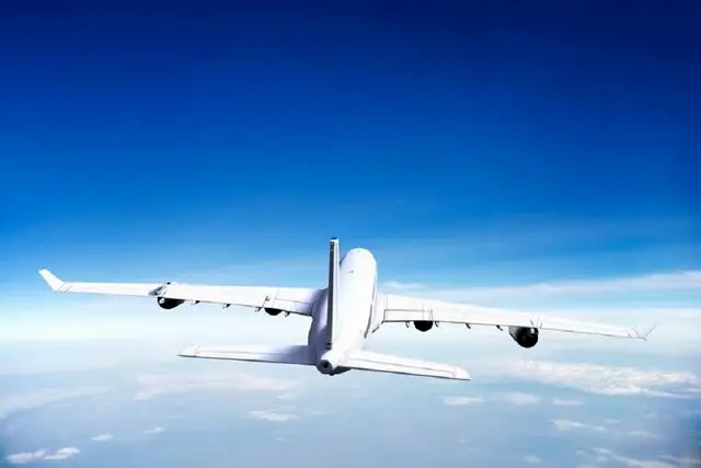 رازهای پنهان آسمان، 7 حقیقتی که درباره هواپیماها نمی&zwnj;دانستید/ از رنگ واقعی جعبه سیاه تا سوراخ مرموز پنجره هواپیما