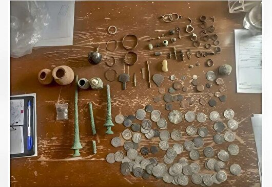 جزئیات کشف ۱۸۵ قطعه شی تاریخی در نرماشیر