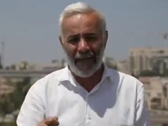 اگر به چشم‌های من نگاه کنی دیشب ۱۰ بار از خواب پریدم از بس که آژیر زدند که باید به پناهگاه بروی