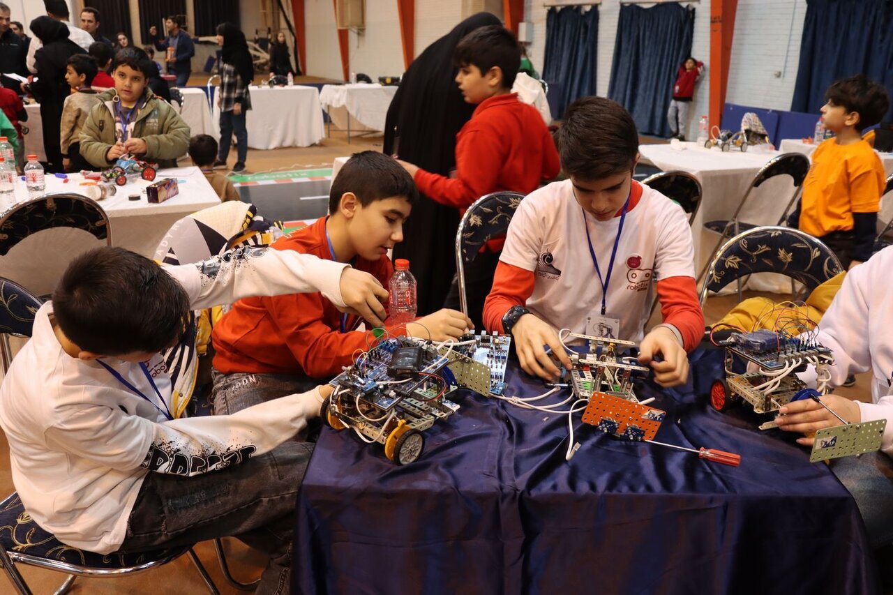 از نانوفناوری تا انرژی هسته&zwnj;ای؛ روایت عینی دستاوردهای ملی در &laquo;شب علم&raquo;