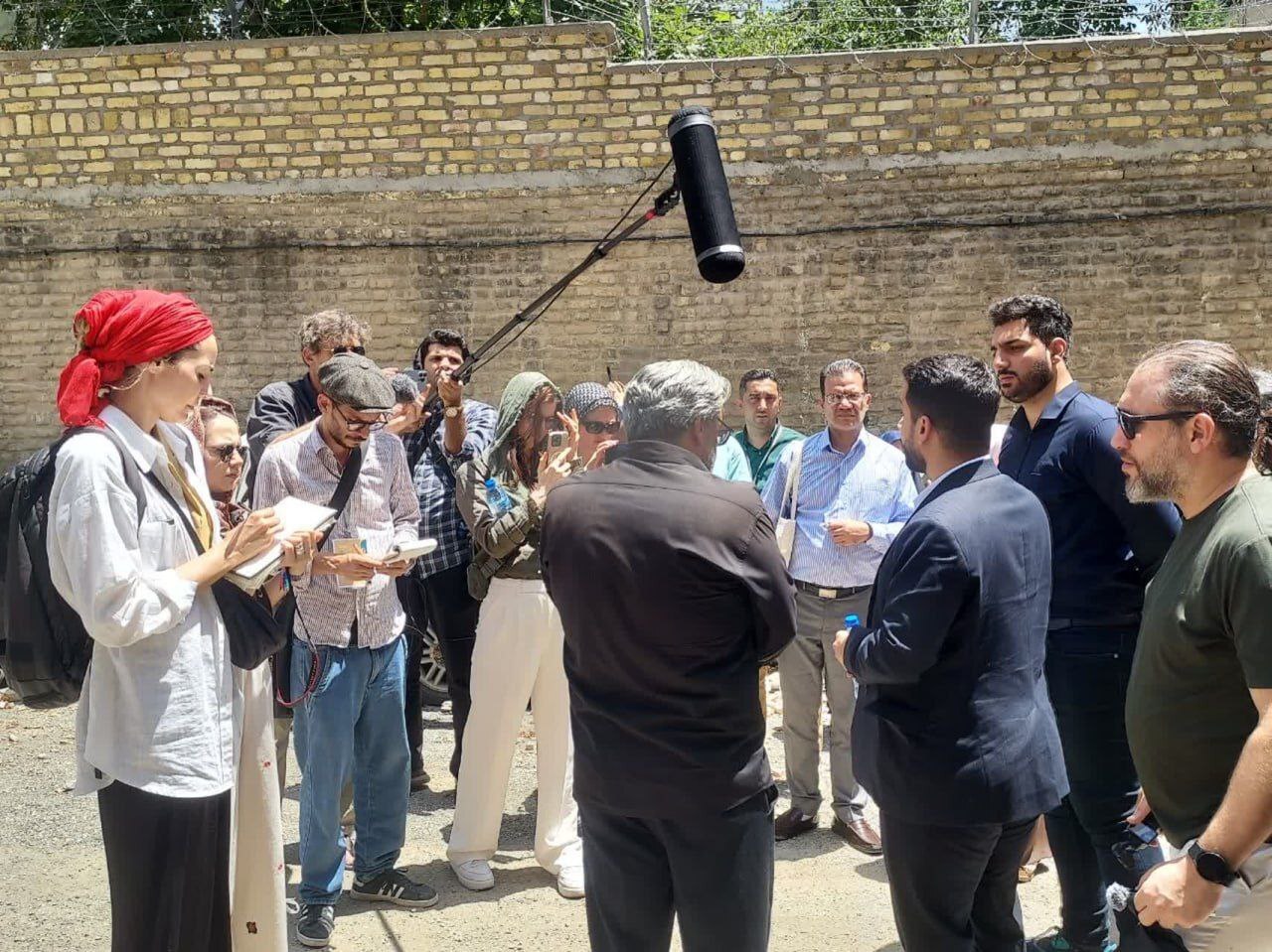 ۱۵ نفر از خبرنگاران و ‌روزنامه‌نگاران مستقل خارجی از زندان اوین بازدید کردند