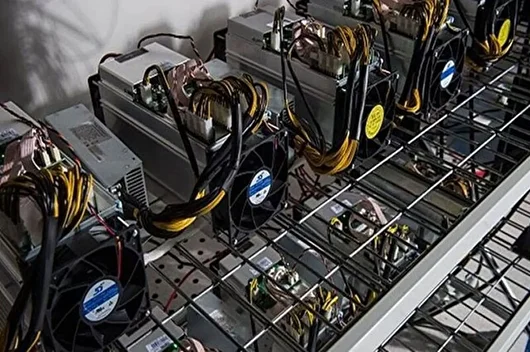 توقیف خودرو حامل ۲۶ دستگاه ماینر در مسیر ماهدشت به اشتهارد
