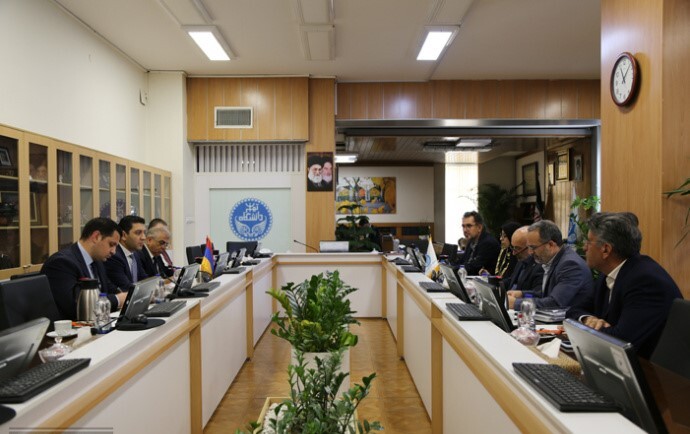 سفیر ارمنستان در ایران با سرپرست دانشگاه تهران دیدار کرد