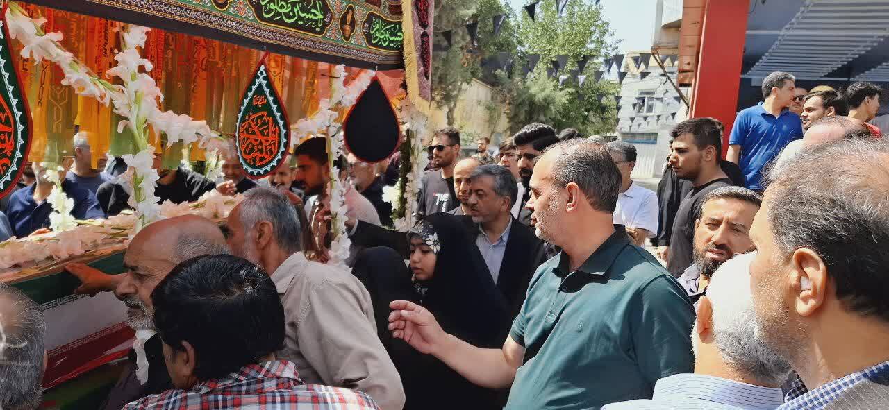 مراسم تشییع پیکر شهید مدافع وطن جلال کاظمی در کرج برگزار شد مراسم تشییع پیکر شهید مدافع وطن جلال کاظمی در کرج برگزار شد