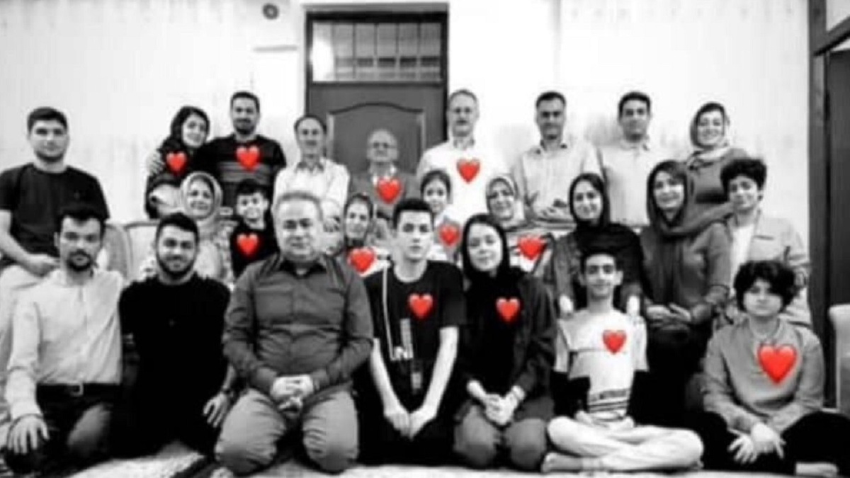 گفته بود با ملت ایران کاری ندارد!/ ۱۲ عضو یک فامیل پر کشیدند