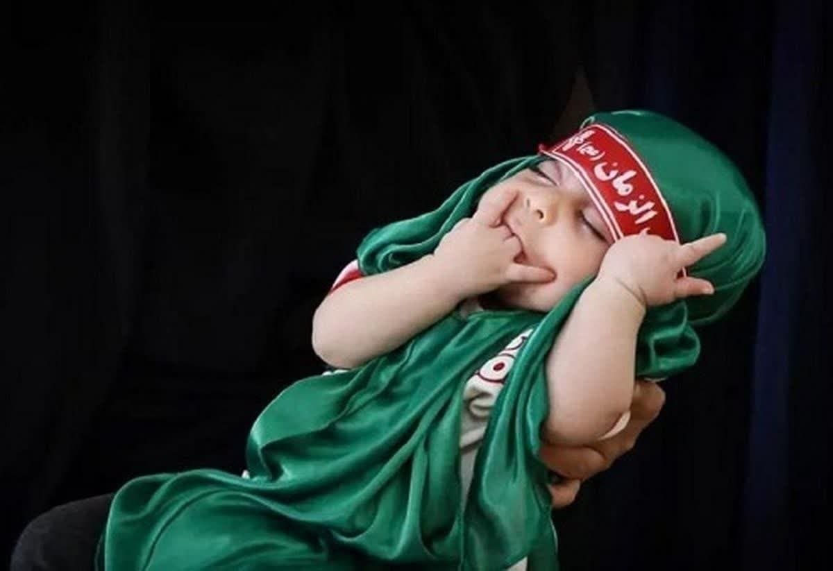 برپایی آیین شیرخوارگان حسینی در نخستین روز ماه محرم در حرم مطهر رضوی + فیلم