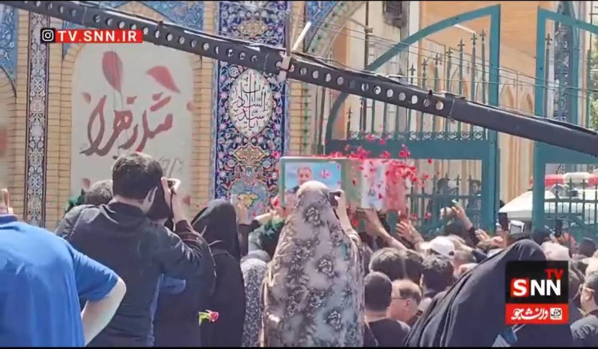 ورود پیکر شهید فریدون عباسی و سردار شهید بهنام شهریاری به آستان مقدس امامزاده صالح (ع) + فیلم