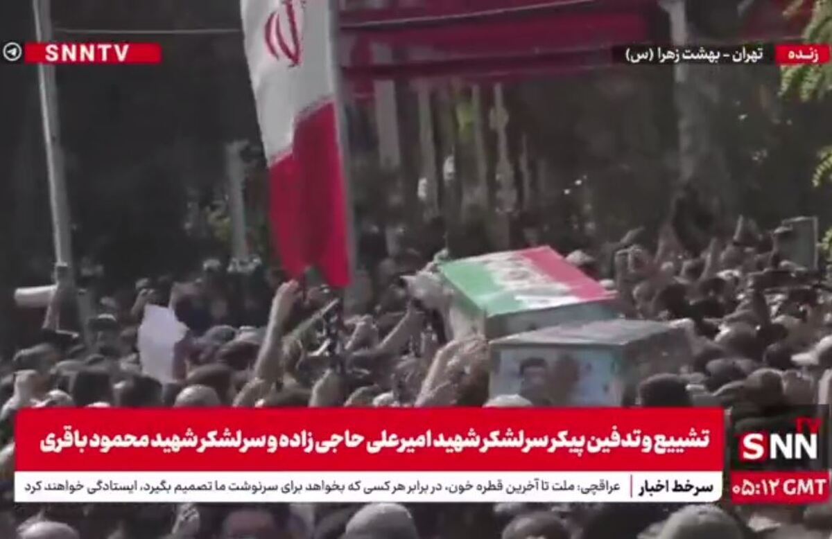 بلند شو علمدار علم را بلند کن/ تشییع پیکر مطهر شهید حاجی زاده و شهید باقری در بهشت زهرا (س) + فیلم