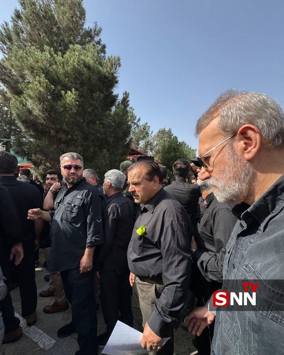 حضور علی لاریجانی در مراسم تدفین شهید حاجی&zwnj;زاده + عکس