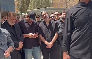 حضور وحید شمسایی سرمربی تیم ملی فوتسال ایران در مراسم تشییع پیکر سردار شهید ربانی و خانواده شهیدش در بهشت زهرا (س)