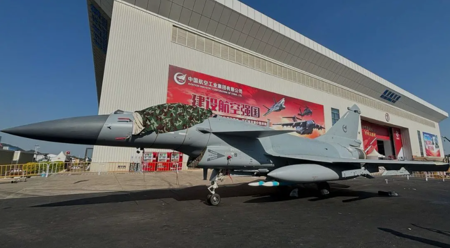 بررسی شایعه خرید جنگنده جی 10 از چین/ اژدهای چینی سرباز آسمان ایران می&zwnj;شود؟