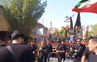 دمام زنی و علم کِشی عزای سید الشهدا همزمان با تشییع سپهبد شهید غلامعلی رشید در دزفول