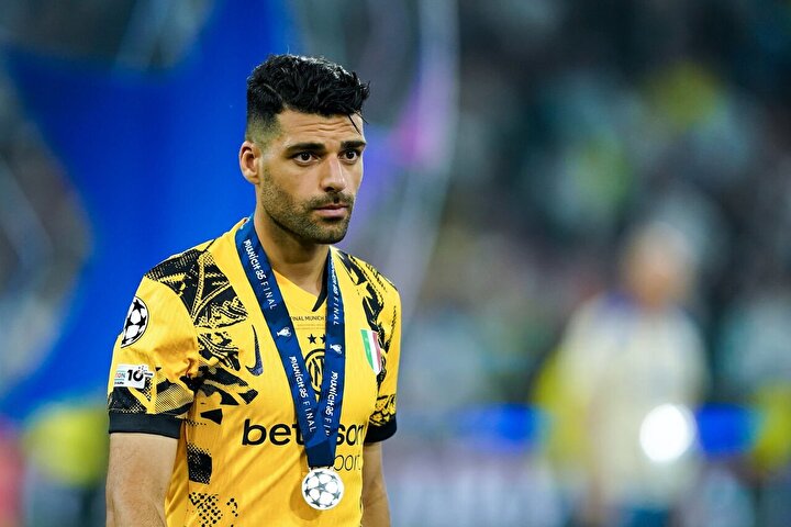 لیدز یونایتد به دنبال جذب مهدی طارمی پس از صعود به لیگ برتر
