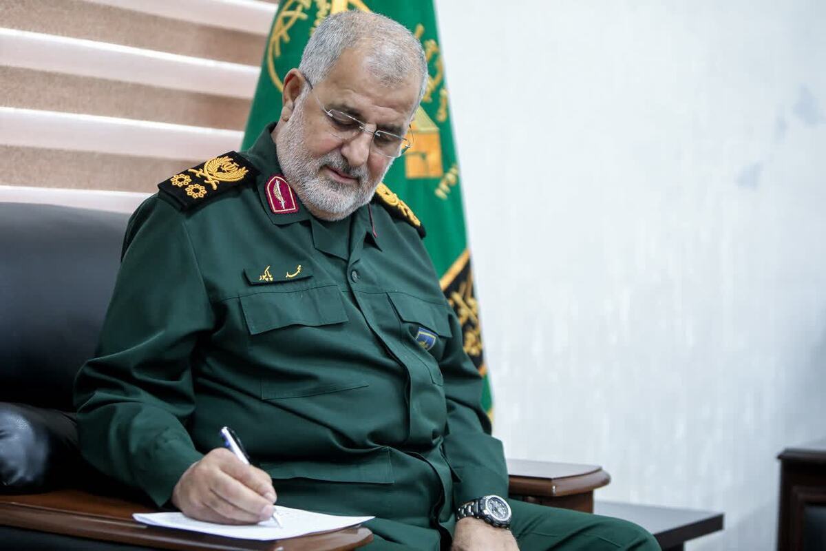 فرمانده کل سپاه در پی در گذشت والده گرامی سردار سپهر پیام تسلیتی صادر کرد