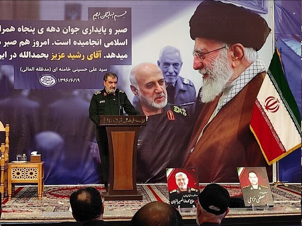 محسن رضایی: غفلت از نظام دفاعی به کشور آسیب میزند