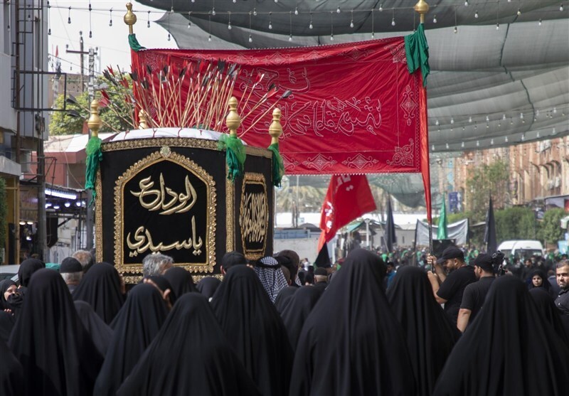 تشییع نمادین پیکر امام حسن (ع) در بینالحرمین تشییع نمادین پیکر امام حسن (ع) در بینالحرمین