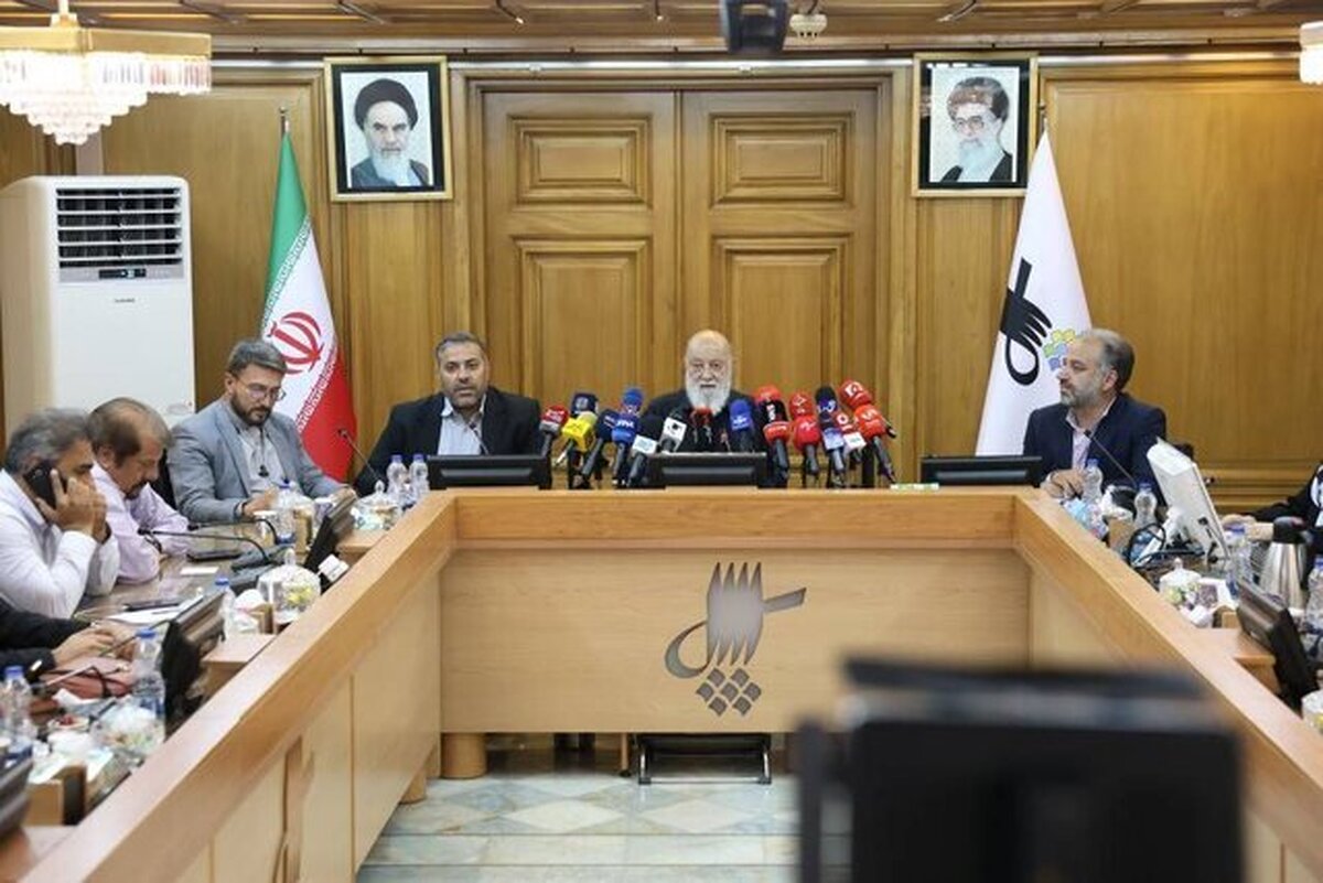 چمران: استقبال چندانی از مترو به عنوان پناهگاه نشد/ مردم به جای رفتن به پناهگاه، پشت‌بام می‌رفتند! + فیلم