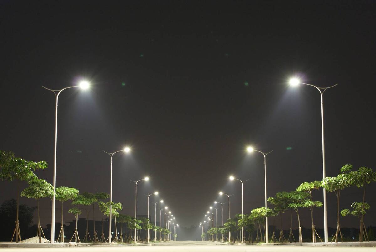 صرفهجویی ۱۳ مگاواتی برق با تجهیز معابر به چراغ LED