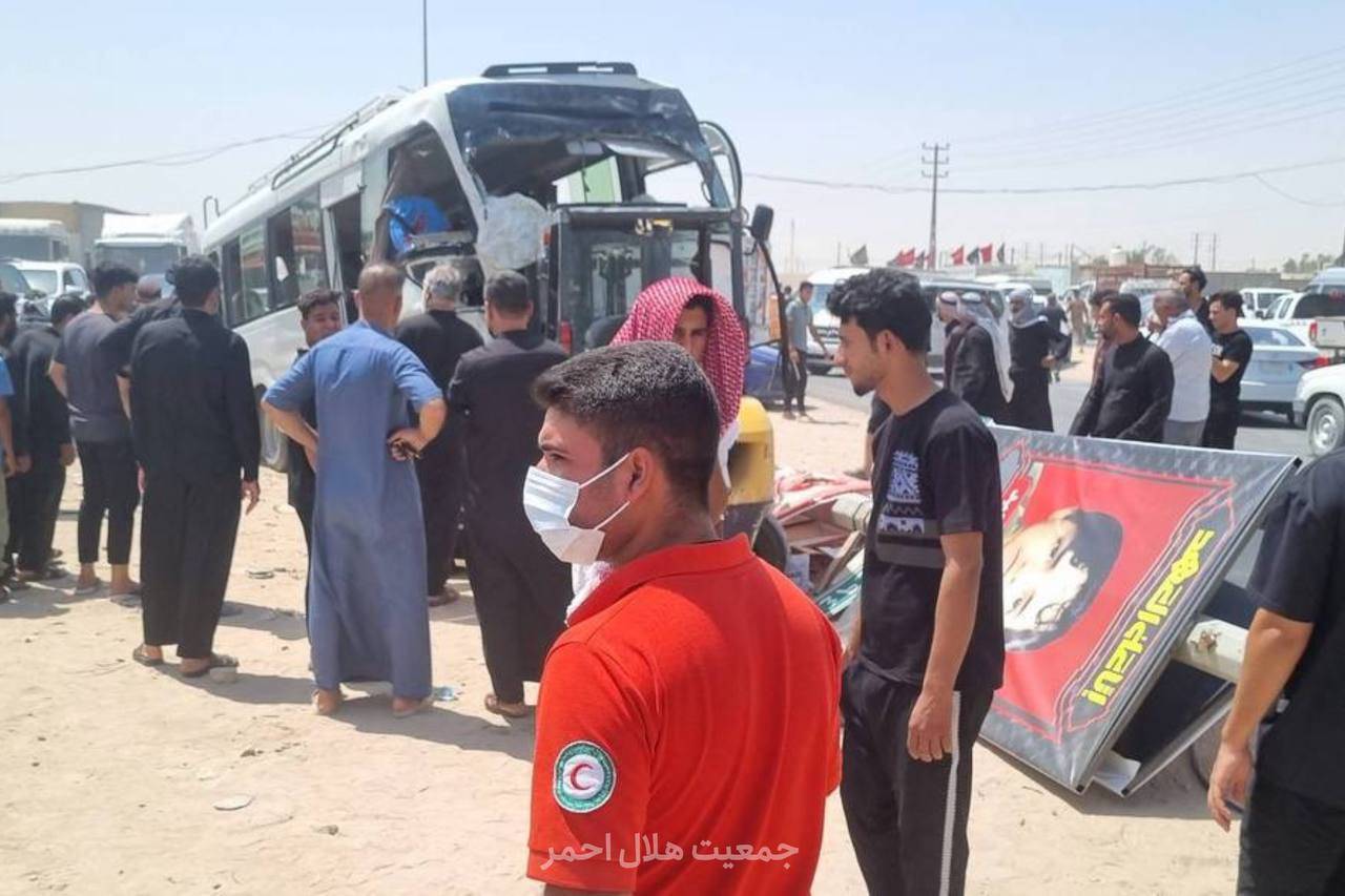 تصادف مینی&zwnj;بوس حامل زائران ایرانی در محور نجف به کربلا / ۱۶ نفر مصدوم شدند