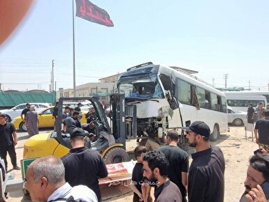 تصادف مینی‌بوس حامل زائران ایرانی در محور نجف به کربلا / ۱۶ نفر مصدوم شدند