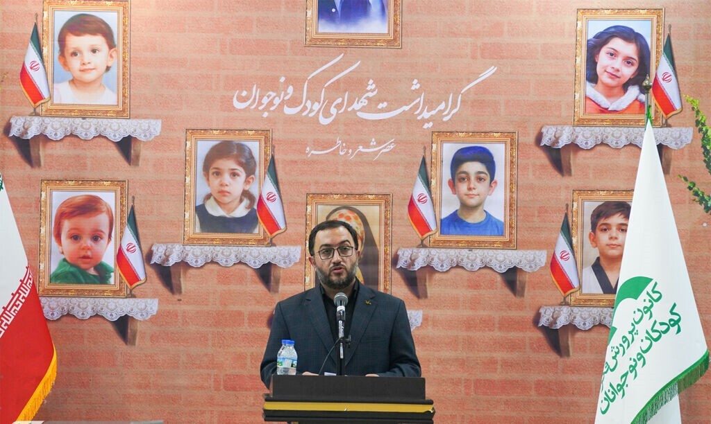 قلم شاعران، صدای شهدای کودک و نوجوان است
