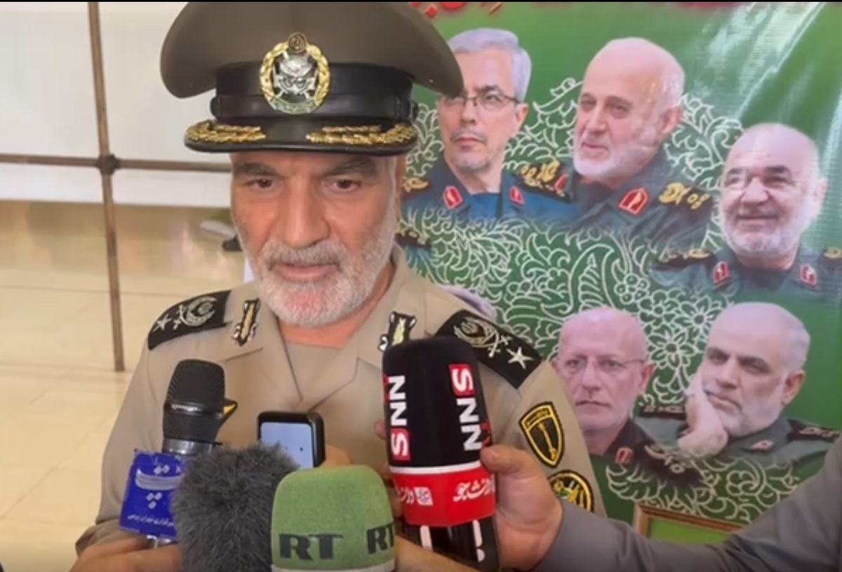 معاون ارتش: پاسخ کوبنده به هر تجاوزی خواهیم داد/ جمهوری اسلامی ایران به مراتب از گذشته قدرتمندتر و مجهزتر است + فیلم