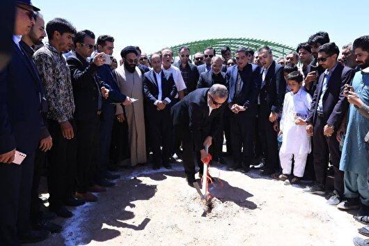 آیین کلنگ زنی و آغاز عملیات اجرایی کارخانه تولید تجهیزات پزشکی در قاین