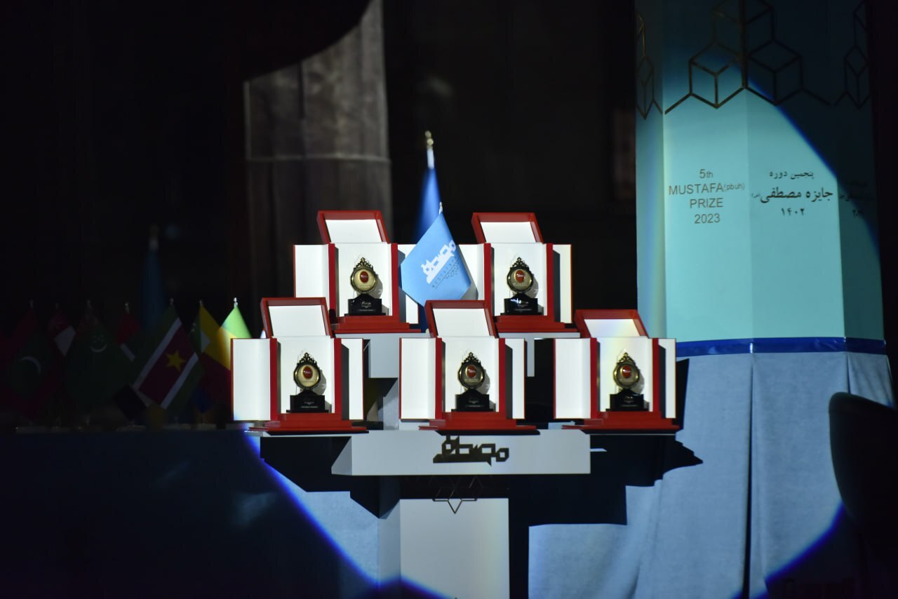 مخابرات نوری زیر آب/ محصولی که با جایزه مصطفی (ص) جهانی شد