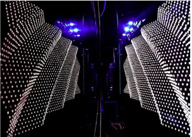 اولین مولکول دوکاره جهان: انقلابی در OLED و تصویربرداری پزشکی