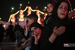 مراسم بدرقه زائران حسینی در میدان آزادی