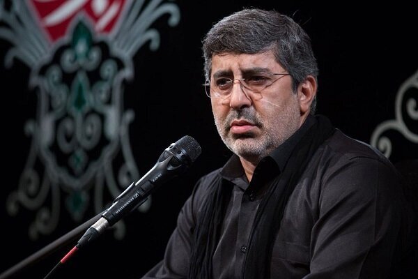 مرثیه خوانی محمدرضا طاهری در موکب محبان امام علی (ع) کربلا