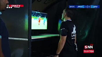 با بازبینی صحنه توسط var پنالتی به سود تراکتور گرفته شد