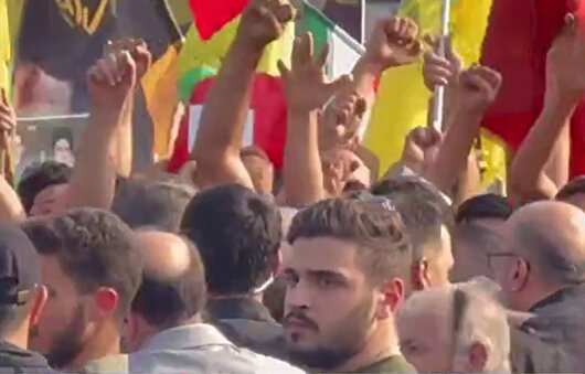 استقبال مردمی از دبیر شورایعالی کشورمان پس از ورود به بیروت