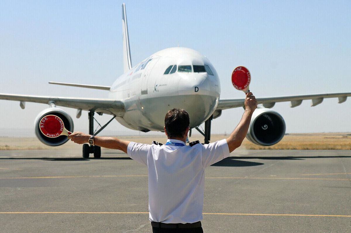 اولین هواپیمای مالکیتی اراک به زمین نشست