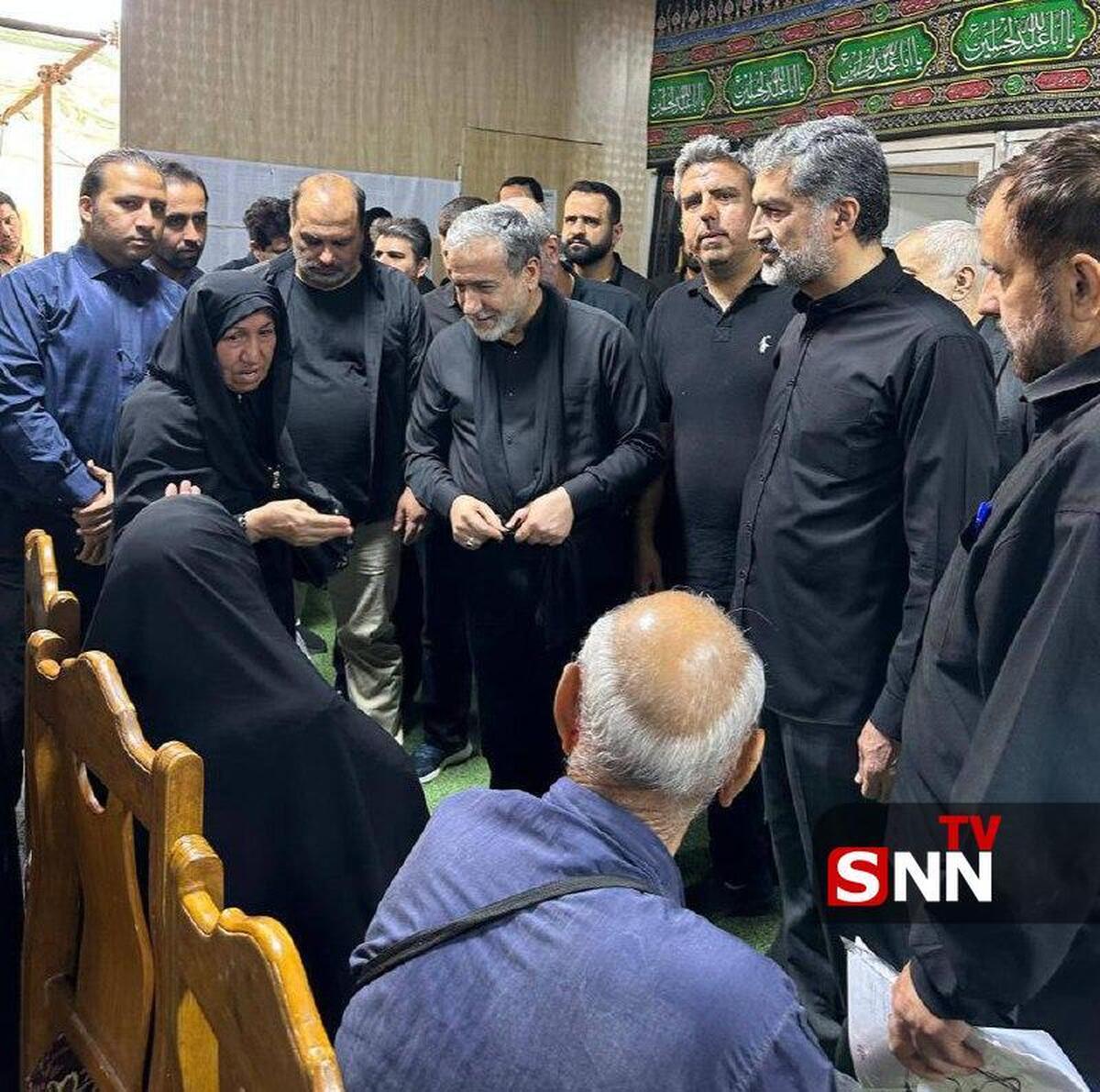 بازدید عراقچی از میز مشترک خدمت سرکنسولگری ایران در نجف اشرف