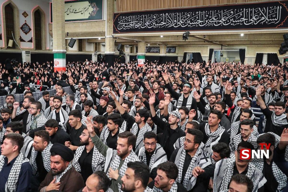 لحظاتی از مراسم سینه‌زنی هیئت‌های دانشجویی در حسینیه امام خمینی(ره) + فیلم
