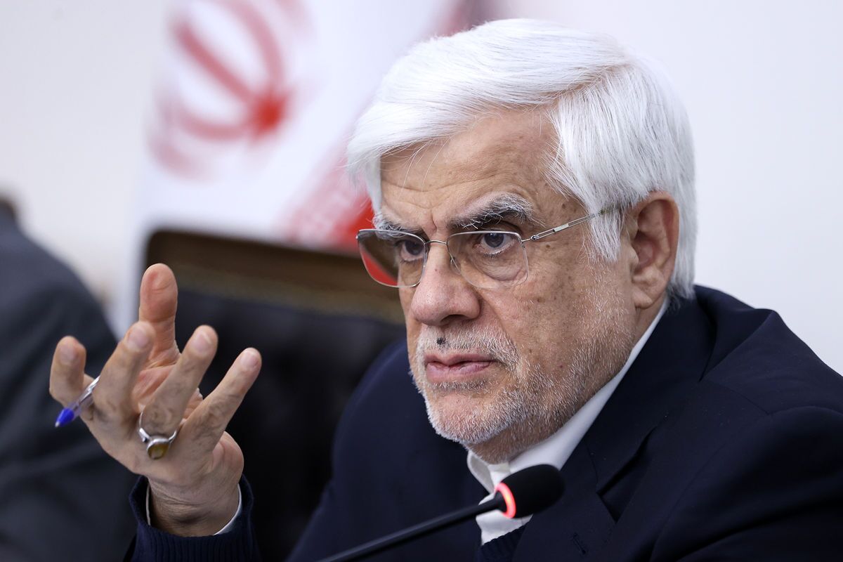 عارف: باید با شهامت در حکمرانی دانشگاه تجدیدنظر کنیم / شیوه فعلی جذب اساتید باعث فرار می‌شود یا جذب؟ + فیلم