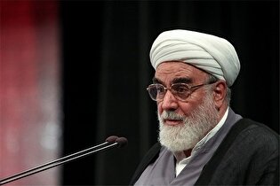 عیادت حجت الاسلام محمدی گلپایگانی از آیت‌الله نوری‌همدانی