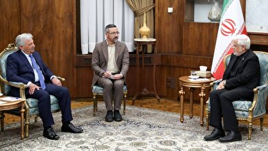 عارف: منافع دشمنان اسلام در تفرقه میان همسایگان است