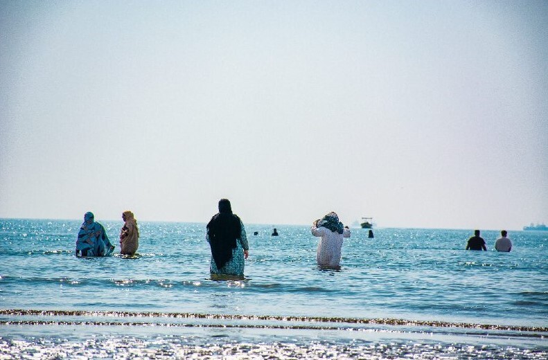 پیوند ایمان و دریا؛ آئین کهن چهارشنبه آخر ماه صفر در هرمزگان پیوند ایمان و دریا؛ آئین کهن چهارشنبه آخر ماه صفر در هرمزگان