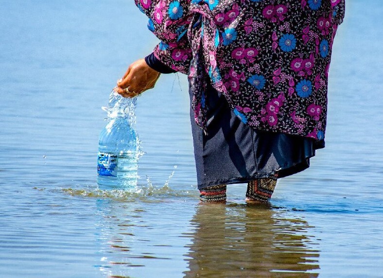 پیوند ایمان و دریا؛ آئین کهن چهارشنبه آخر ماه صفر در هرمزگان پیوند ایمان و دریا؛ آئین کهن چهارشنبه آخر ماه صفر در هرمزگان