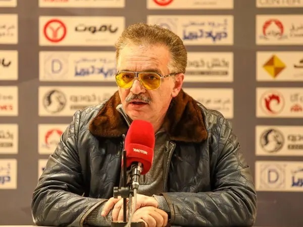 زنوزی: بازیکنان تراکتور میلی به حضور در پرسپولیس ندارند/ حق با بیرانوند است