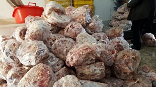 تولید فرآورده‌های گوشتی با خمیر مرغ غیربهداشتی در شیراز